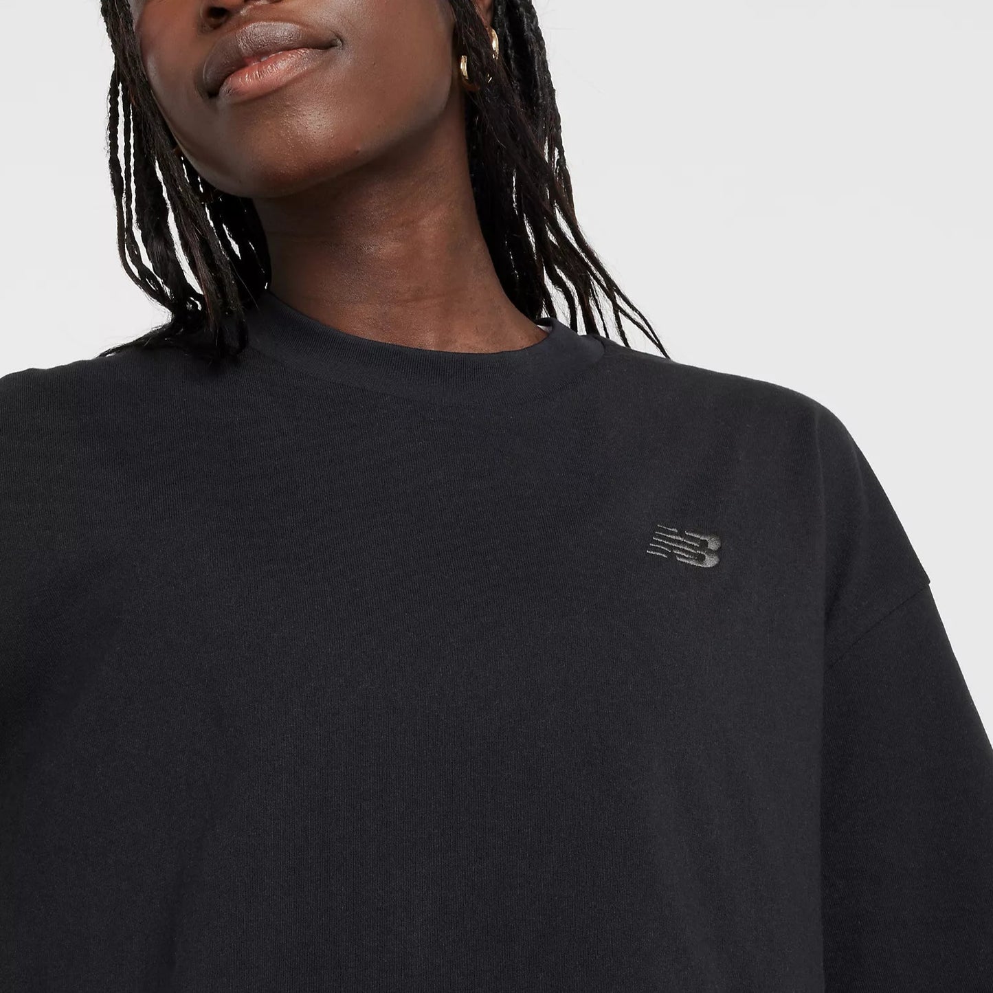 NEW BALANCE CROPPED T-SHIRT - BLACK